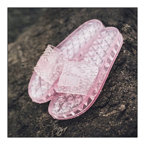 Fenty X Puma Rihanna Prism Pink Jelly Slides - Picture 4 of 4
